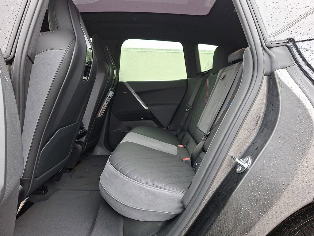 New 2026 BMW iX xDrive60 w/ M Sport Package image 9