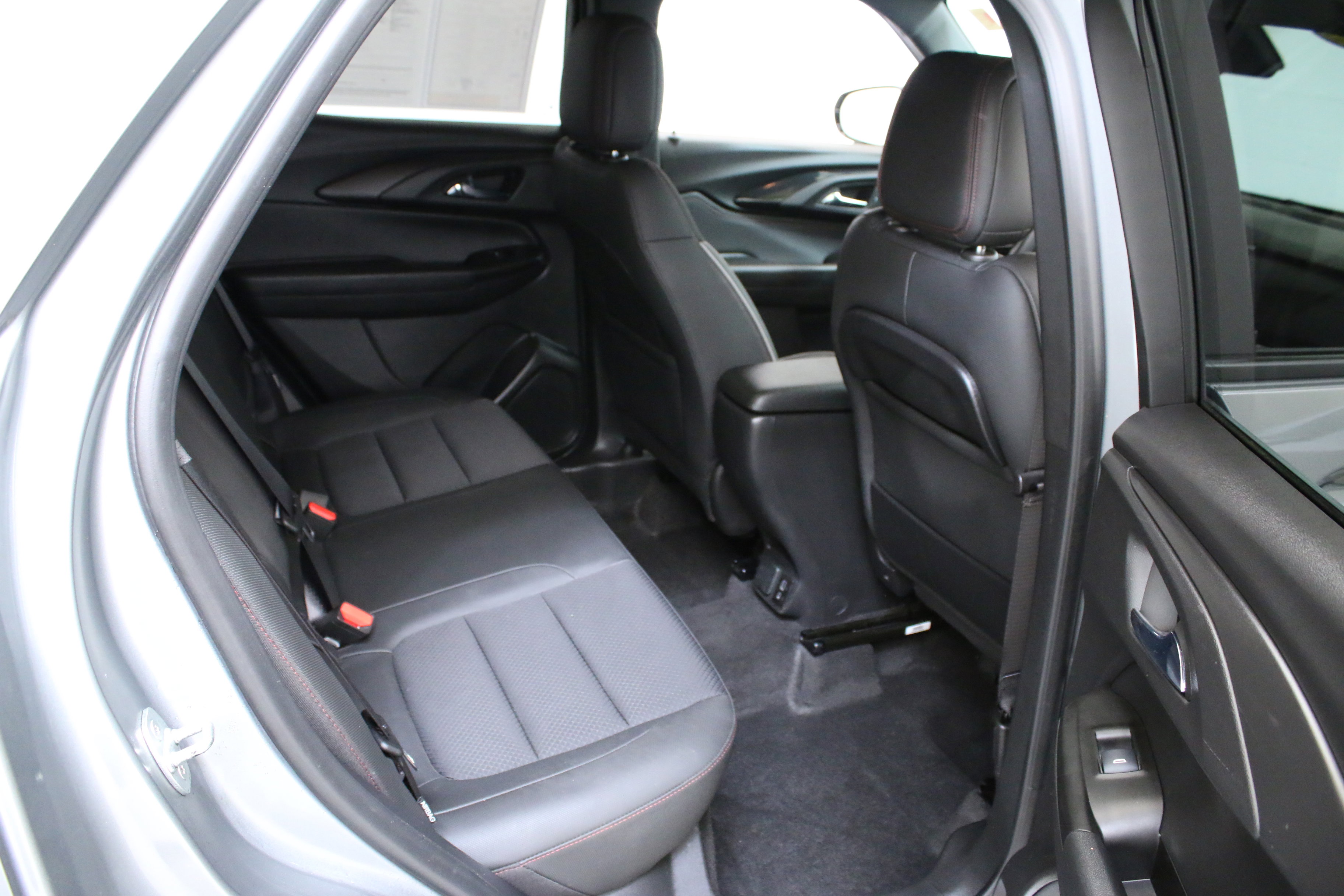 Used 2023 Chevrolet TrailBlazer RS w/ Technology Package image 28