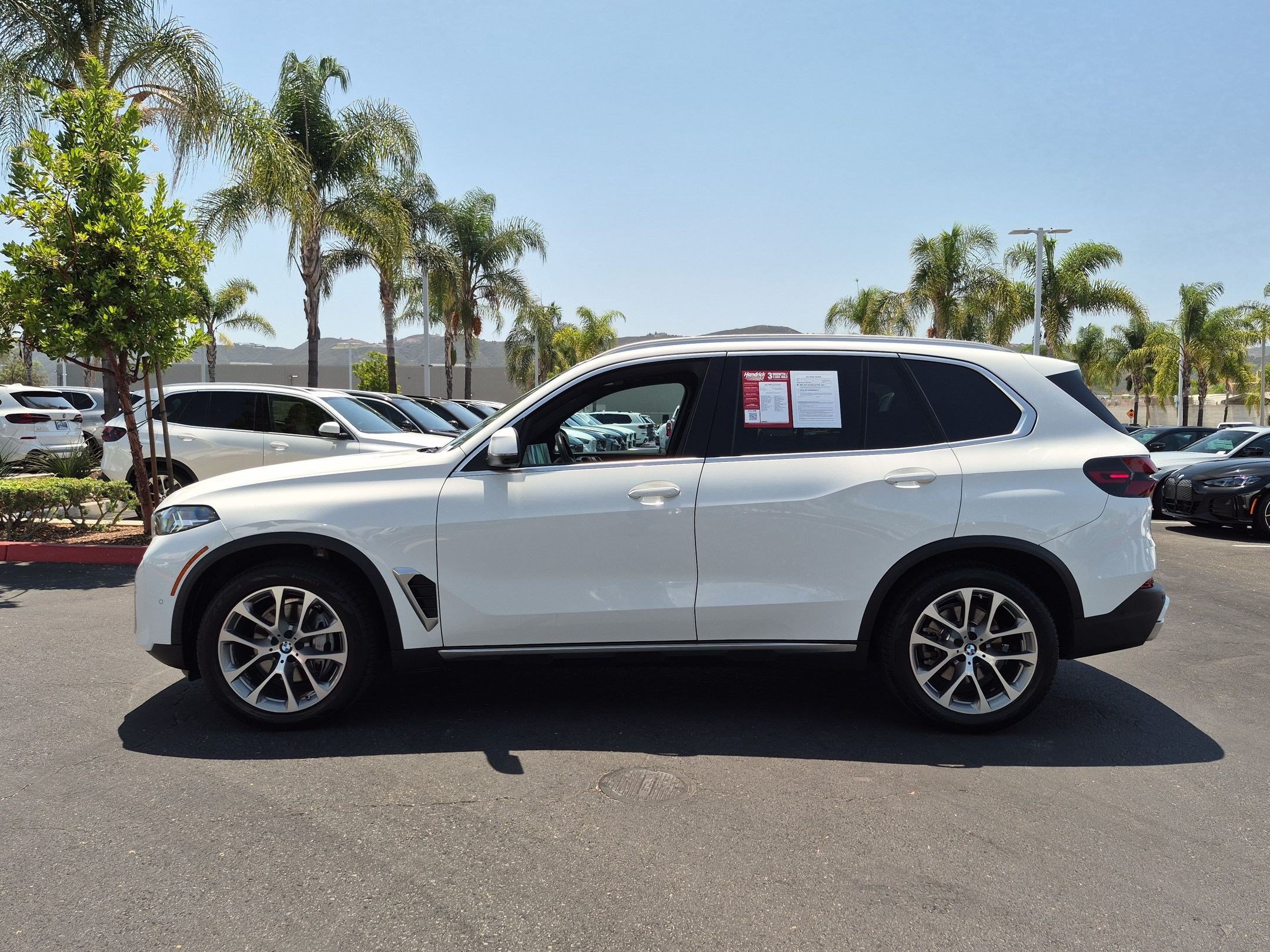 Used 2024 BMW X5 xDrive40i w/ Parking Assistance Package AWD/4WD image 7