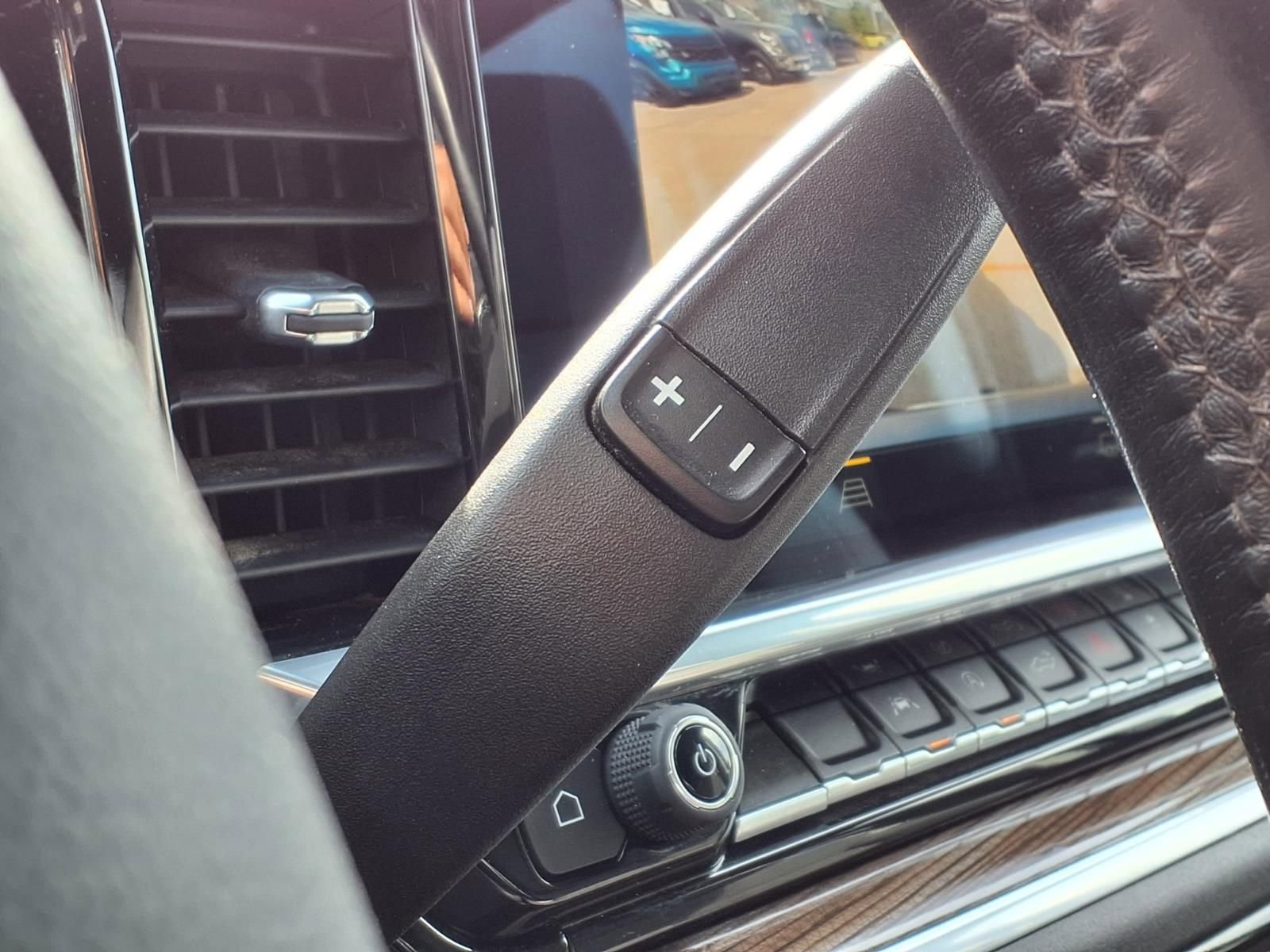 Used 2022 Chevrolet Silverado 1500 LT image 25