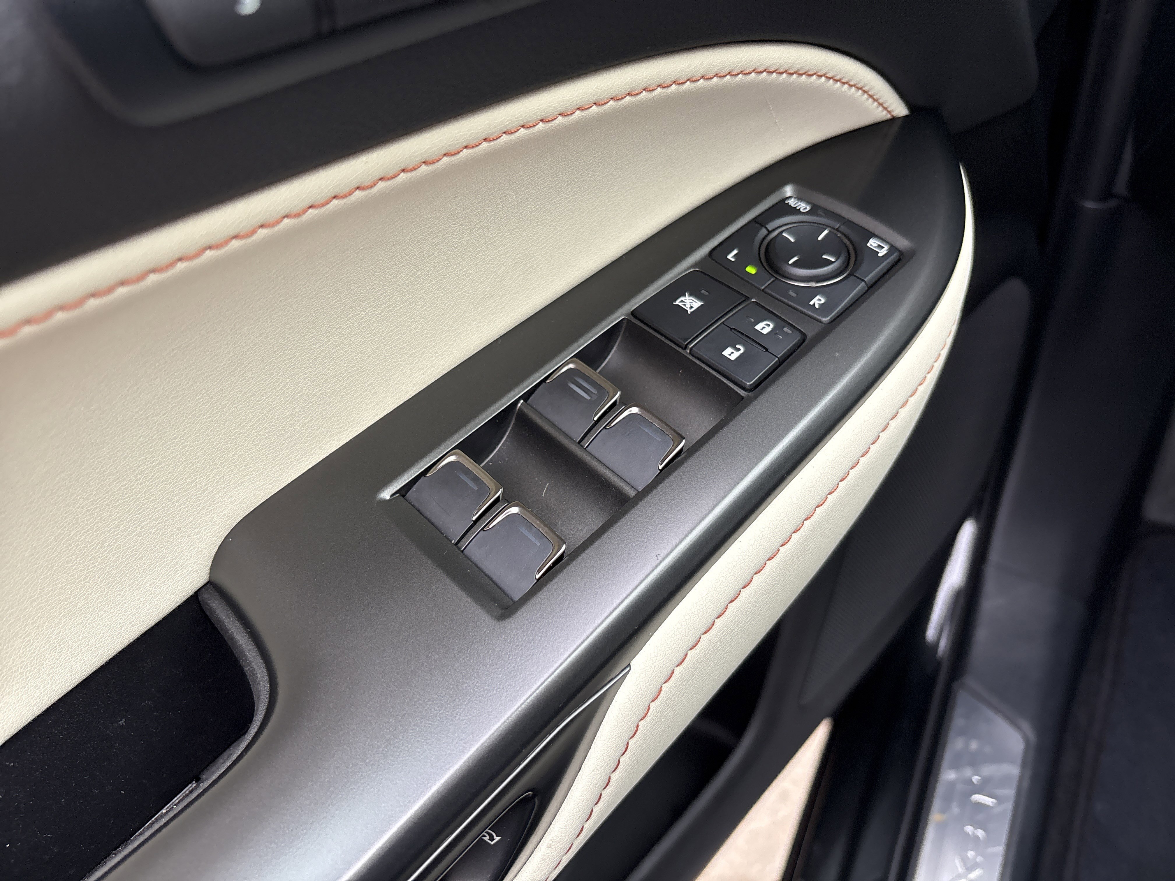 Used 2024 Lexus NX 250 FWD w/ Towing Package (2000 Lbs) image 15