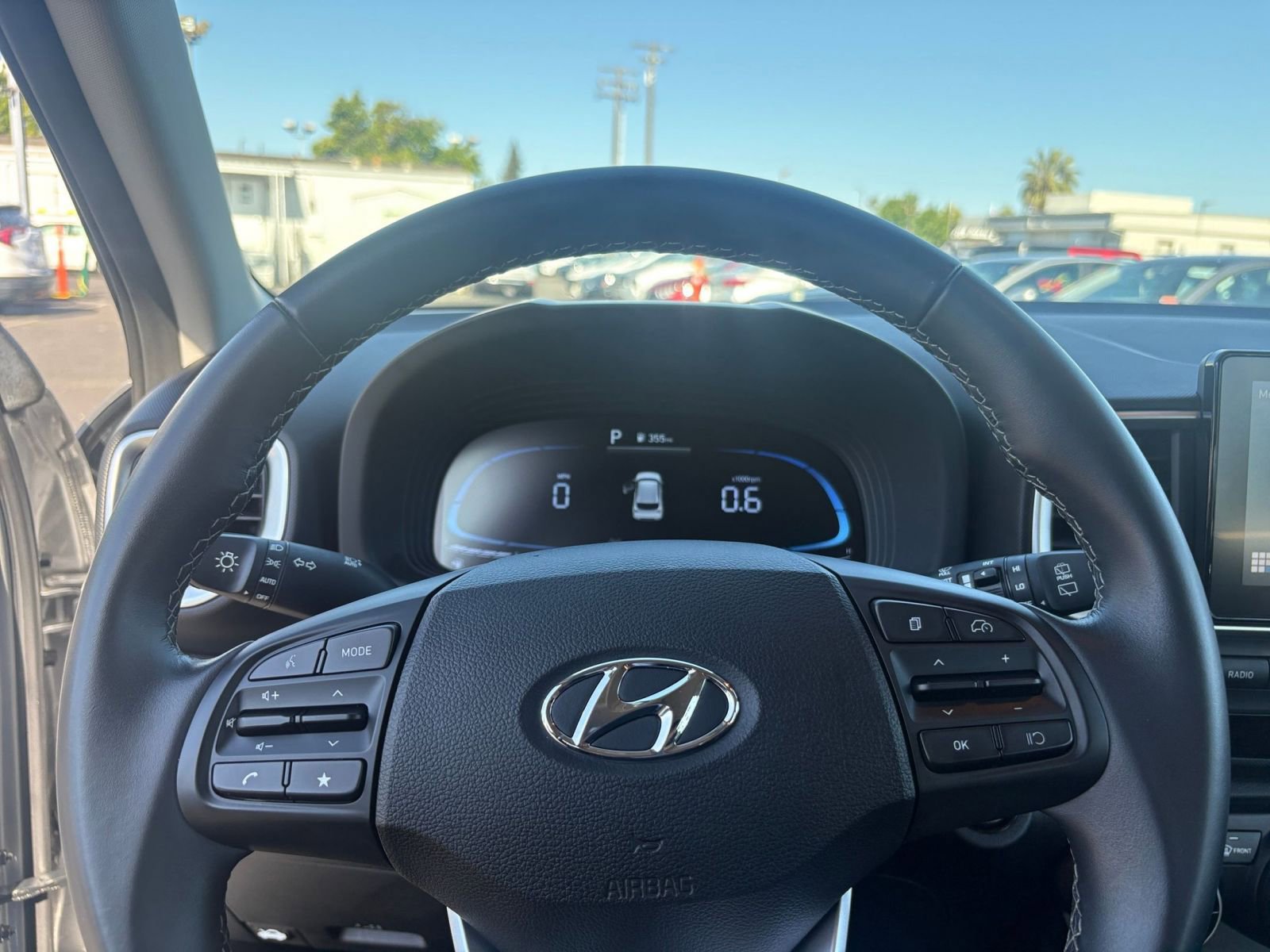 Used 2025 Hyundai Venue SEL FWD image 27