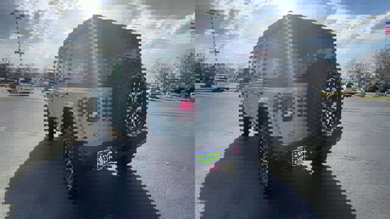 Used 2023 Jeep Wrangler Unlimited Rubicon w/ Cold Weather Group image 7