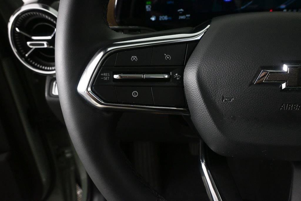 Used 2026 Chevrolet Equinox ACTIV w/ Safety and Technology Package AWD/4WD image 9