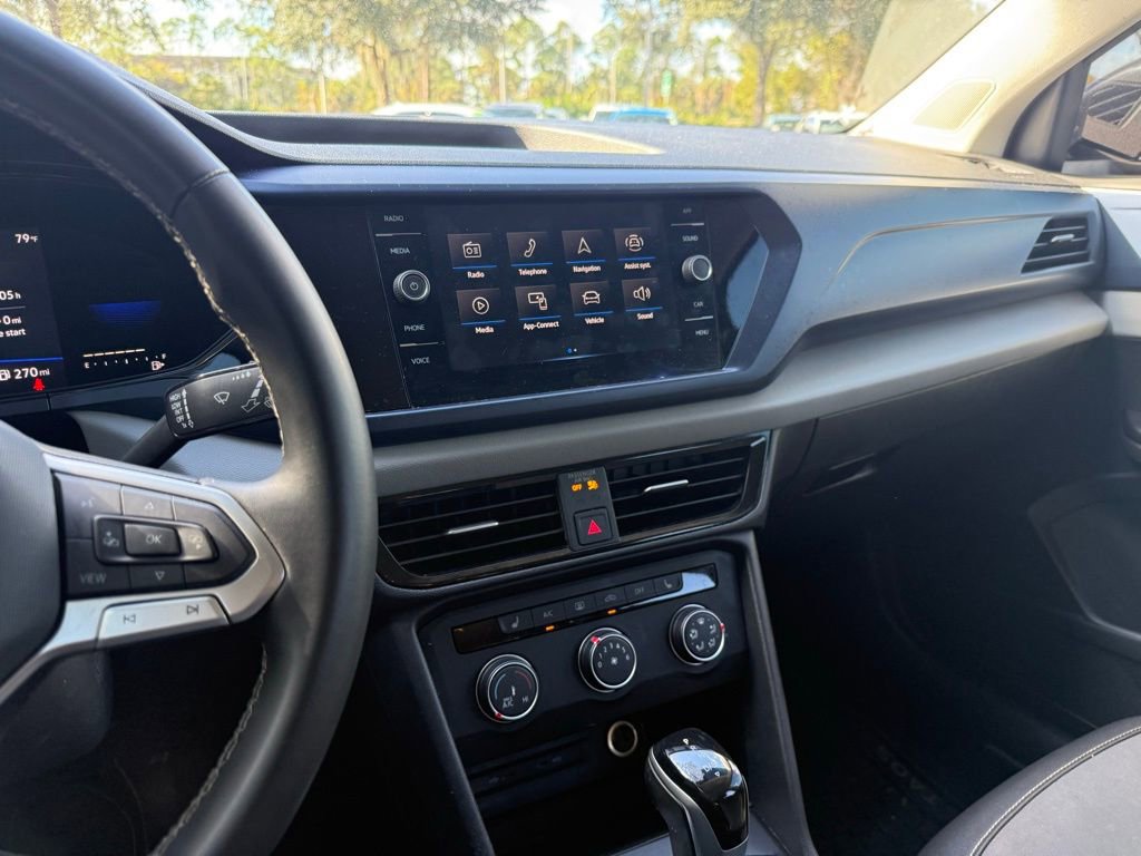 Used 2022 Volkswagen Taos SE image 21