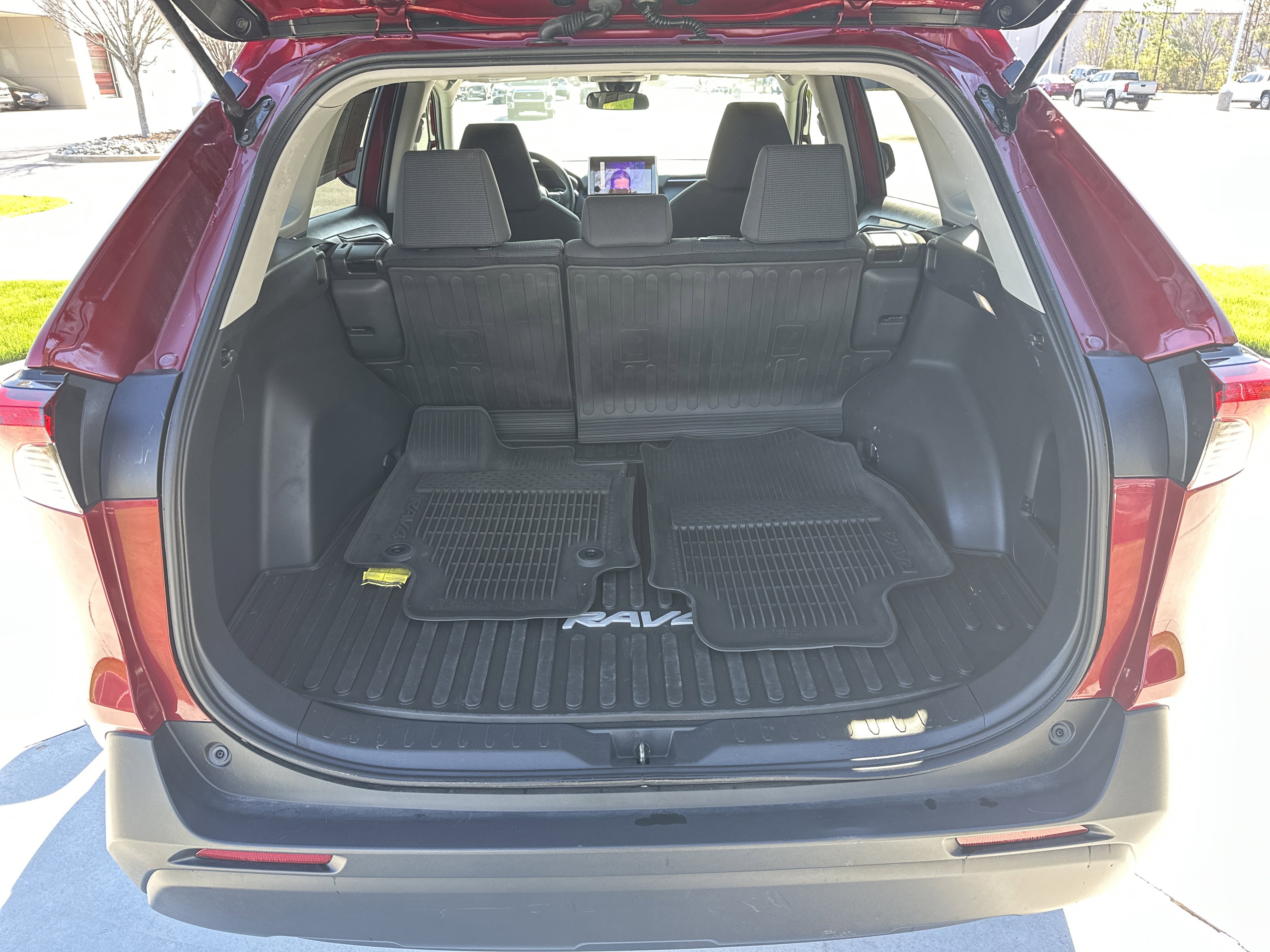 Certified 2024 Toyota RAV4 LE image 31