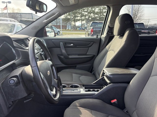 Used 2017 Chevrolet Traverse LT w/ Style and Technology Package image 12