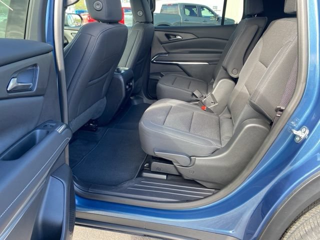 Used 2025 Chevrolet Traverse LT FWD image 22
