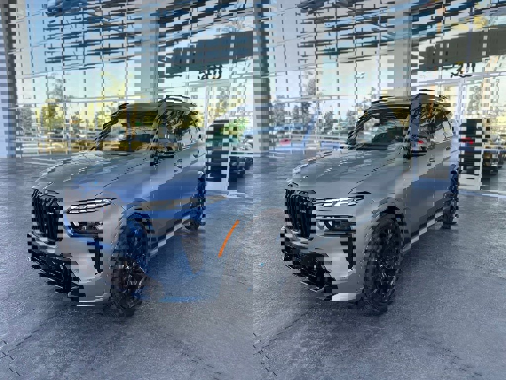 New 2025 BMW X7 M60i