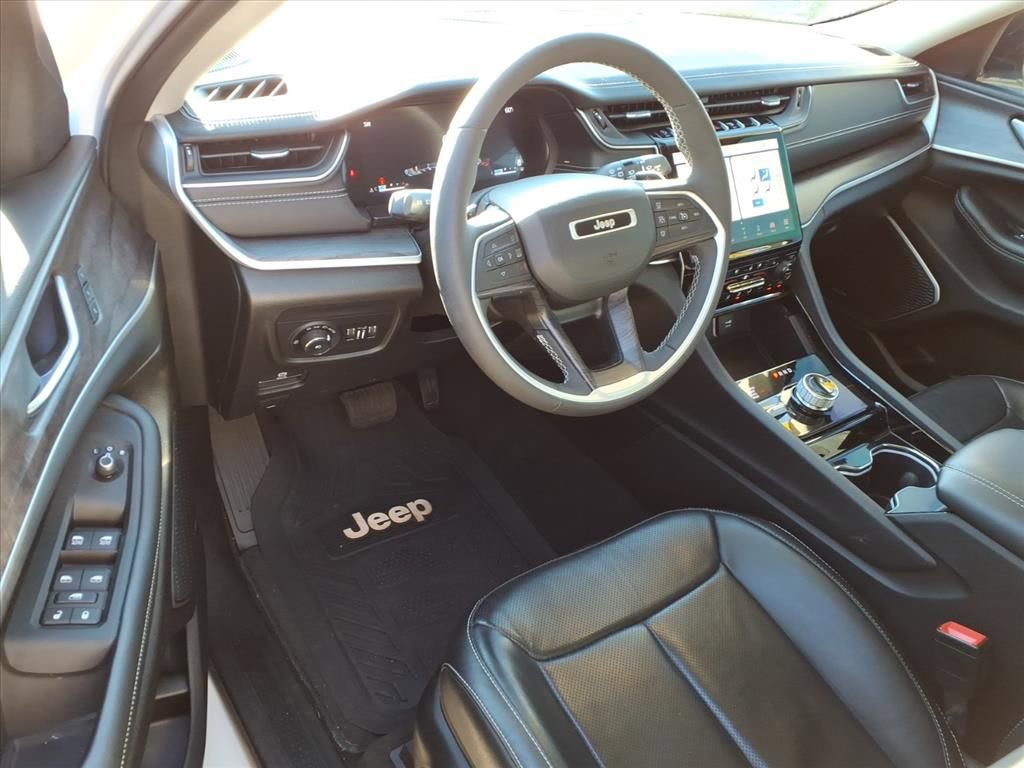 Used 2023 Jeep Grand Cherokee Limited w/ Luxury Tech Group II image 48