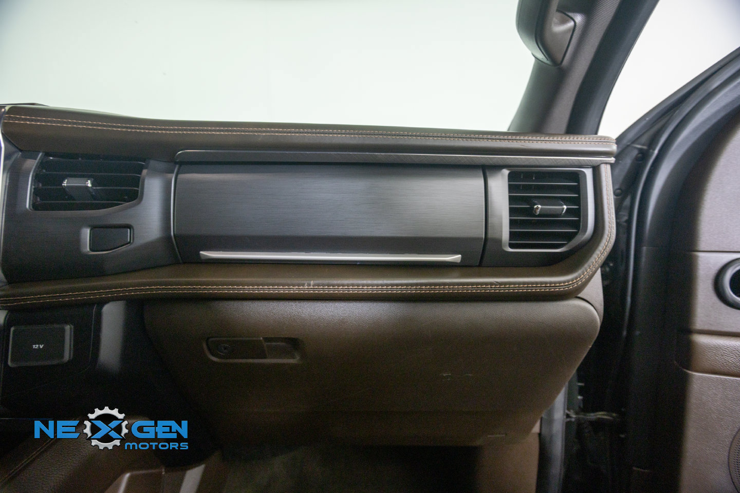 Used 2023 Ford Expedition King Ranch AWD/4WD image 7