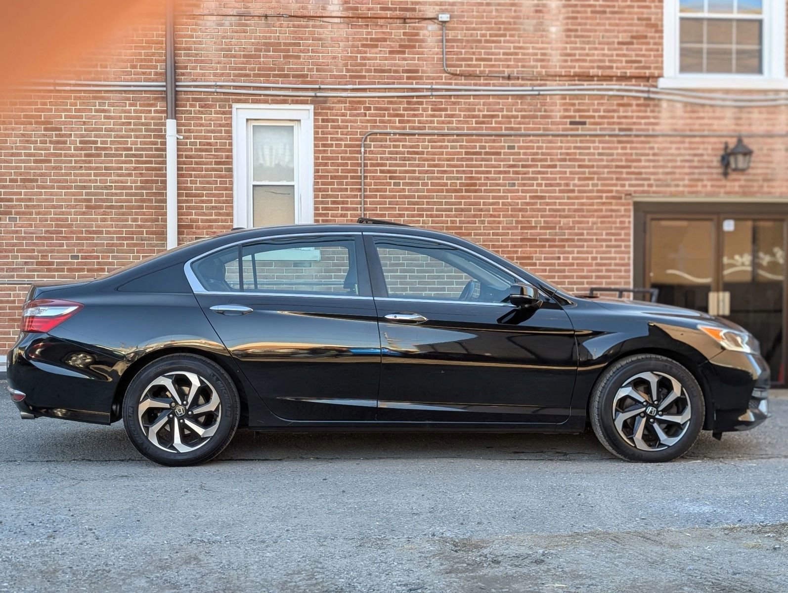 Used 2016 Honda Accord EX-L image 5