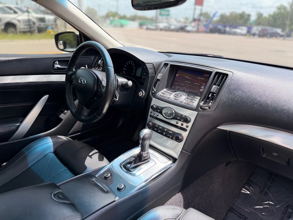 Used 2014 INFINITI Q60 Journey w/ Premium Package RWD image 17