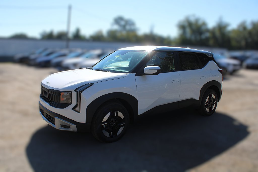 New 2027 Kia Seltos LX FWD image 14