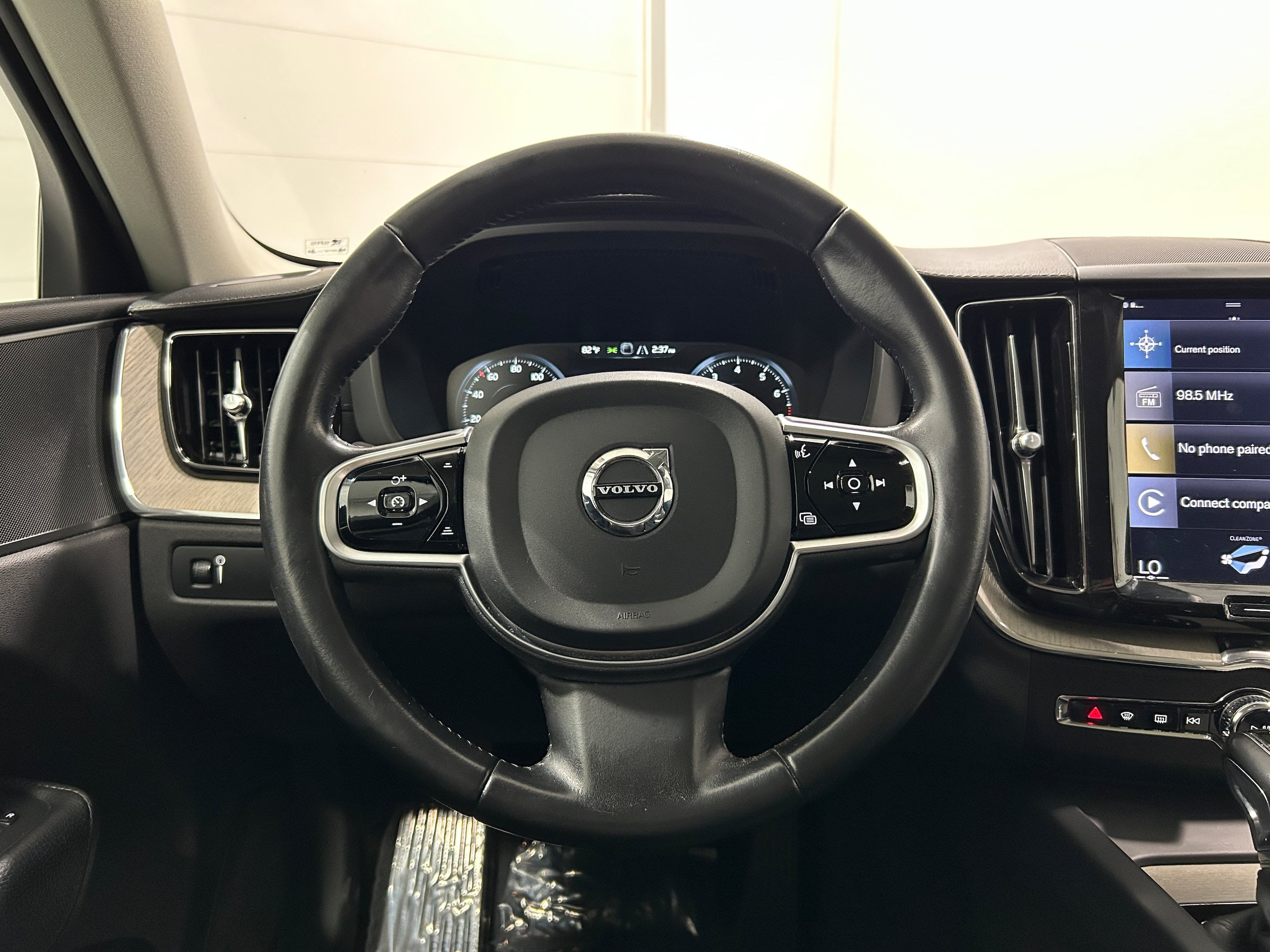 Used 2018 Volvo XC60 T5 Inscription AWD/4WD image 12