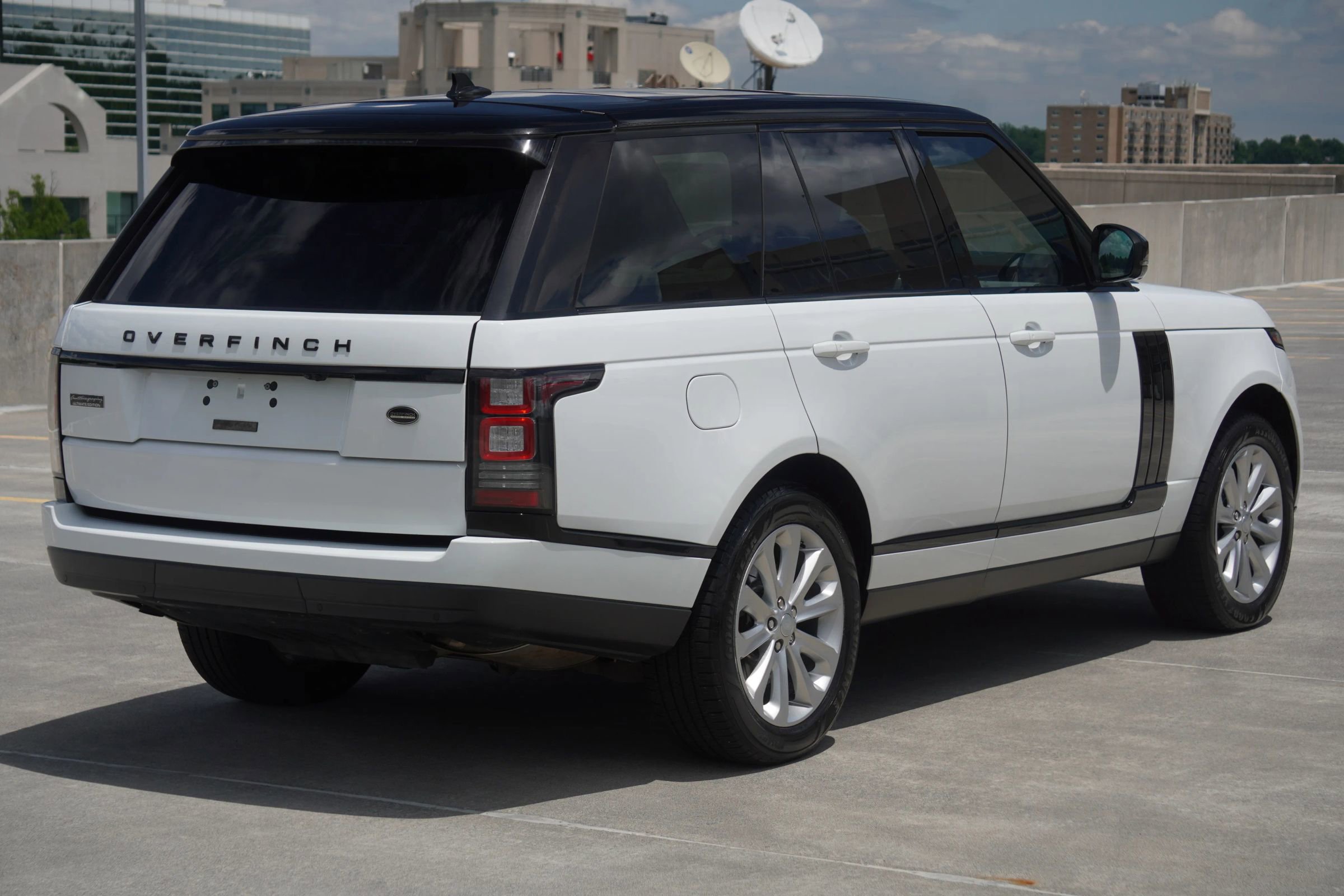 Used 2016 Land Rover Range Rover HSE image 18