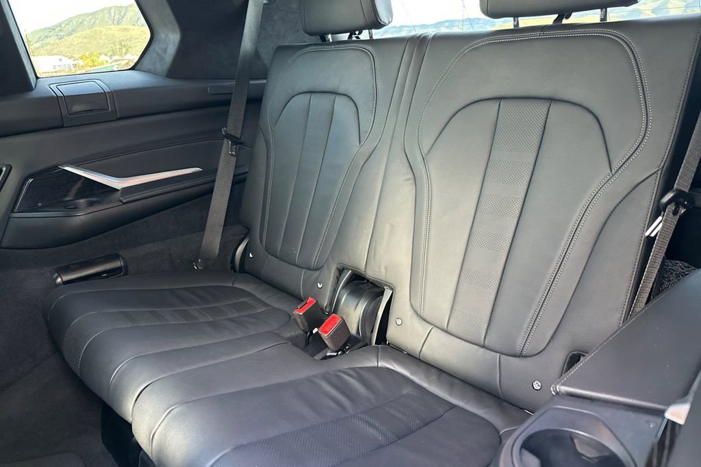 Used 2020 BMW X7 xDrive40i w/ M Sport Package image 16