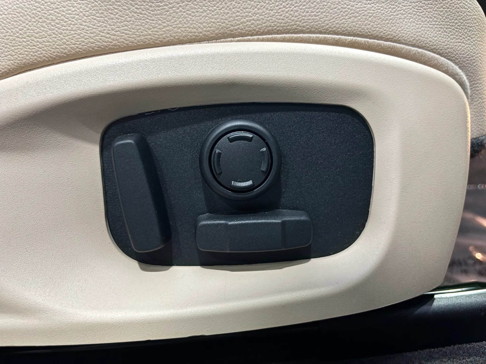 Used 2017 Jaguar F-PACE Prestige AWD/4WD image 21