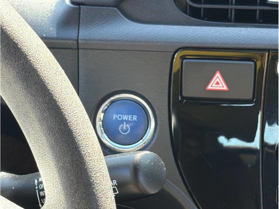 Used 2015 Toyota Prius C Three image 11