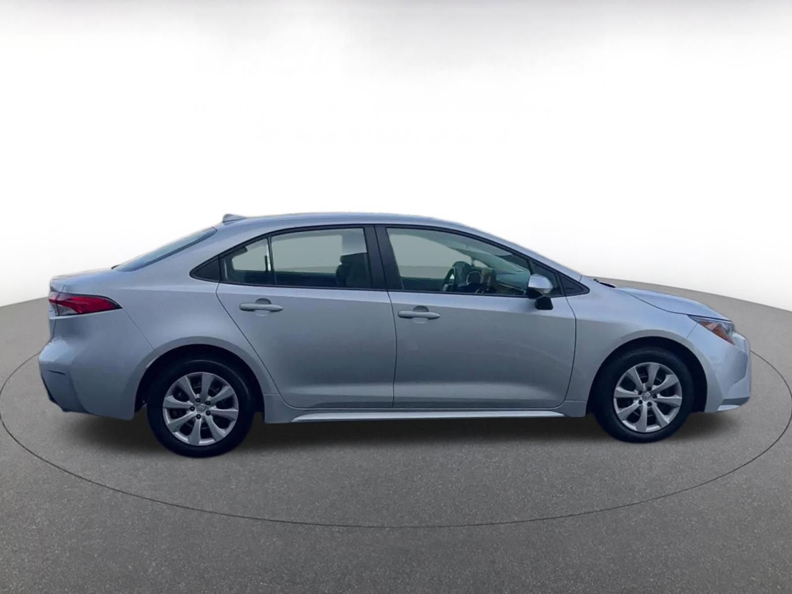 Used 2025 Toyota Corolla LE FWD image 16