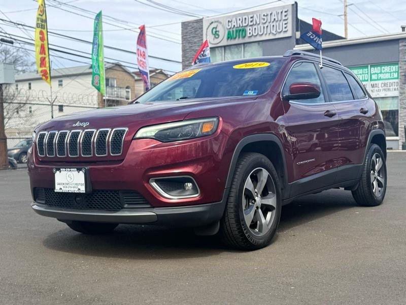 Used 2019 Jeep Cherokee Latitude w/ Popular Appearance Group image 1