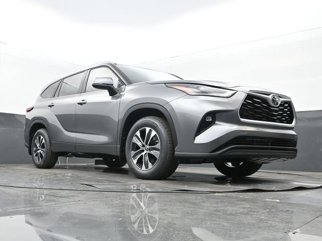 Used 2026 Toyota Highlander XLE image 25