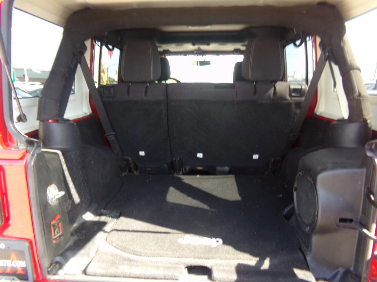 Used 2014 Jeep Wrangler Unlimited Sahara w/ Connectivity Group image 19