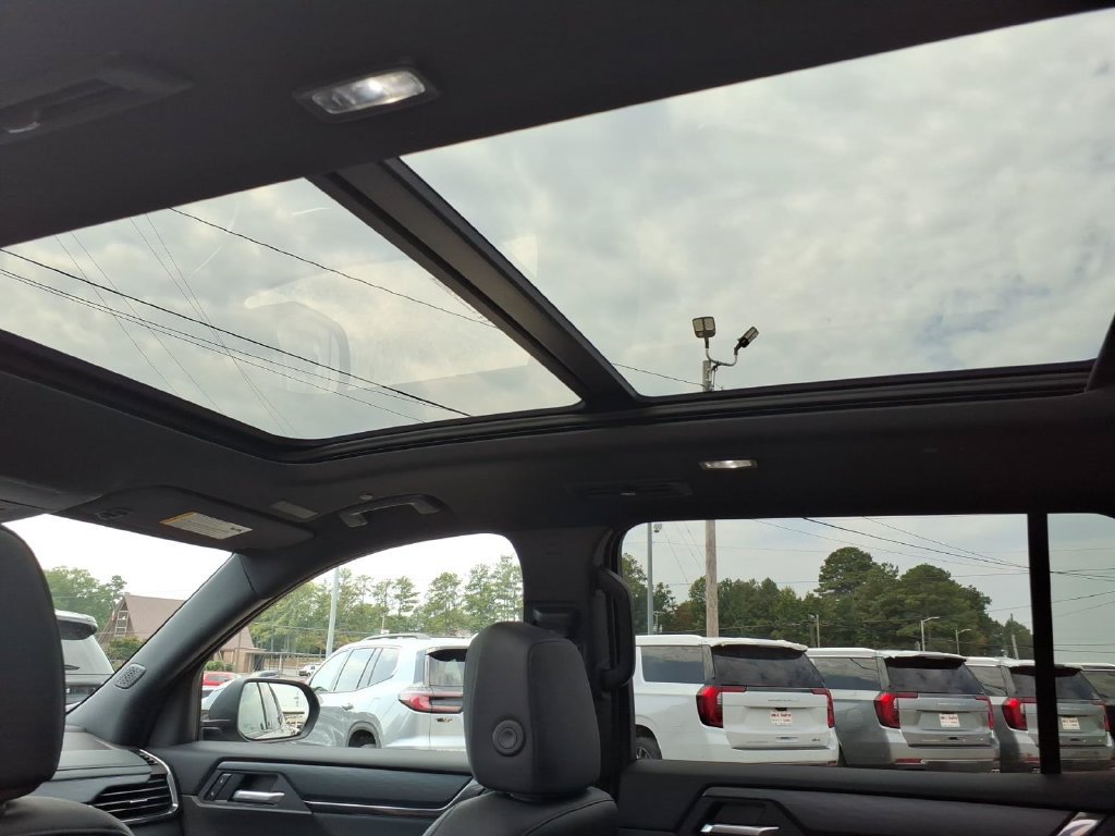 New 2026 GMC Acadia AT4 w/ LPO, Floor Liner Package AWD/4WD image 15