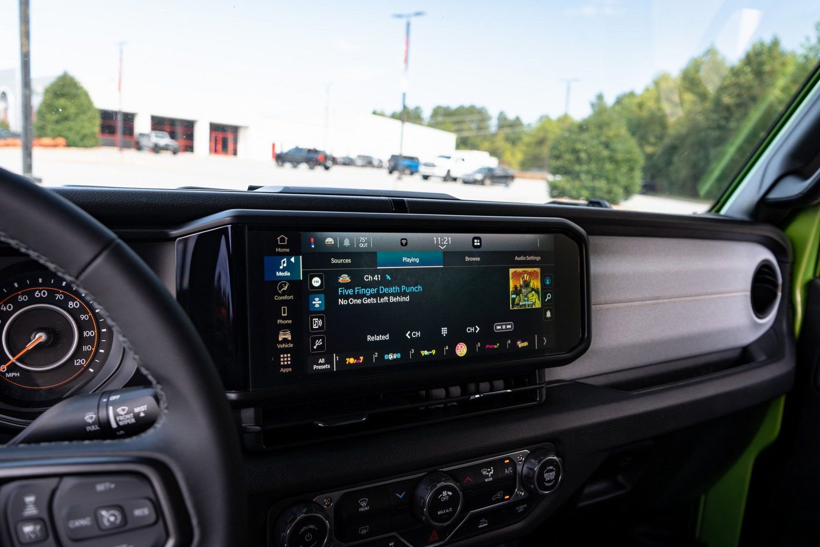 Used 2025 Jeep Wrangler Sport image 21