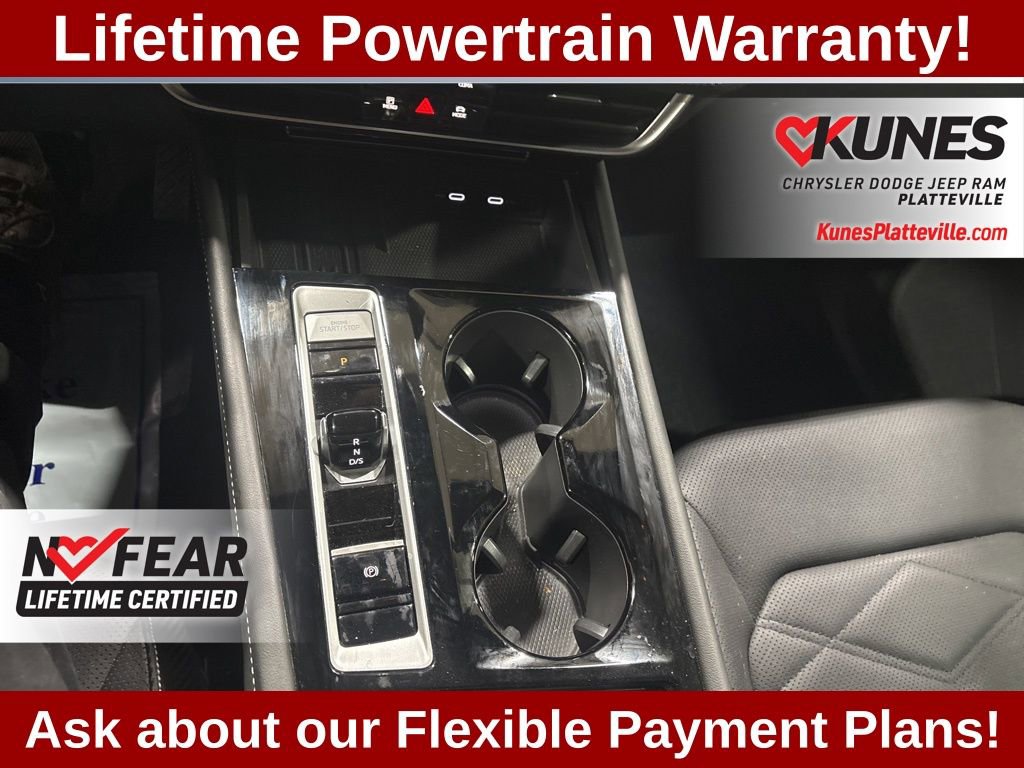 Used 2025 Volkswagen Atlas Cross Sport SE image 27