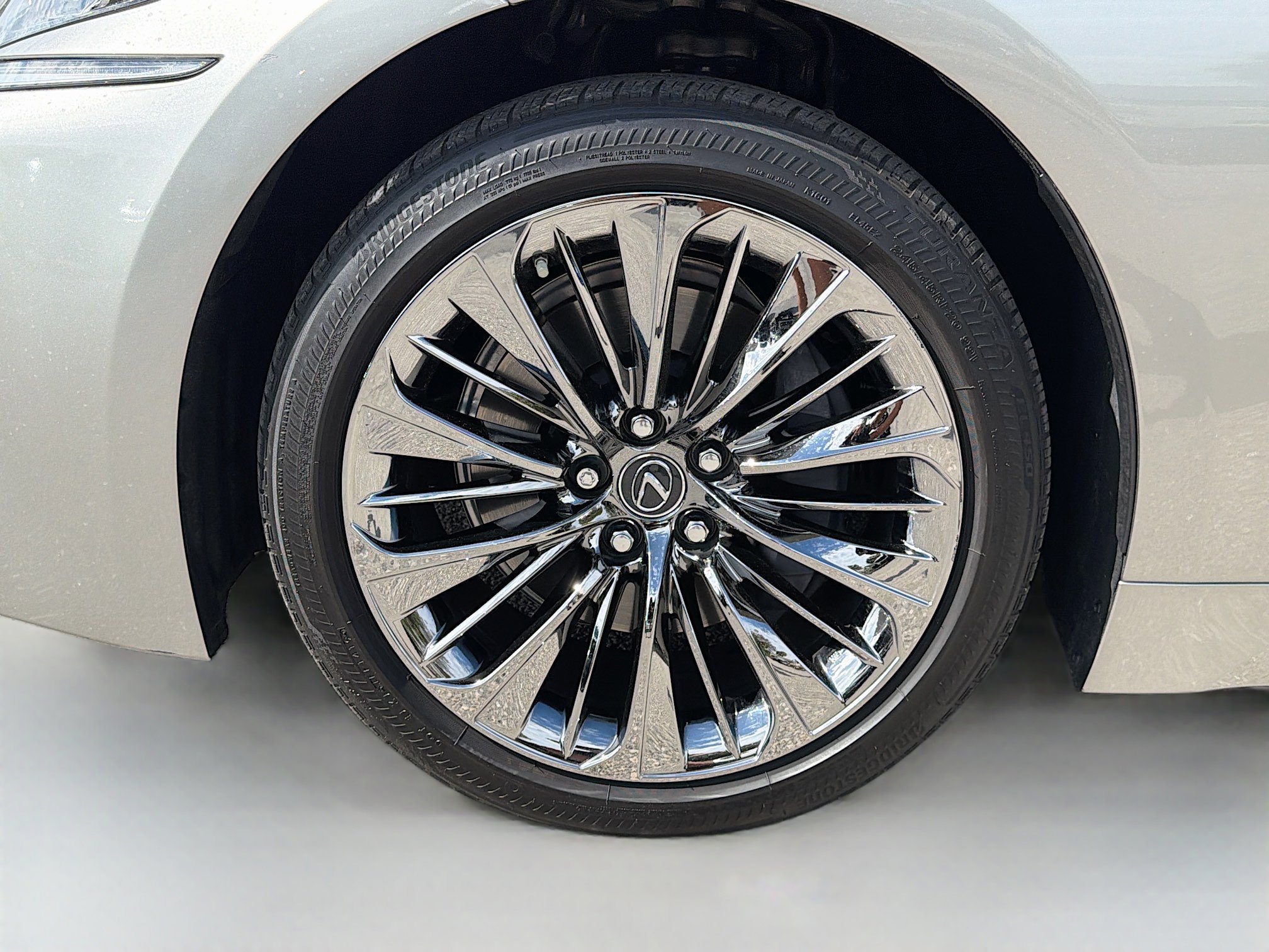 Used 2019 Lexus LS 500 AWD image 39