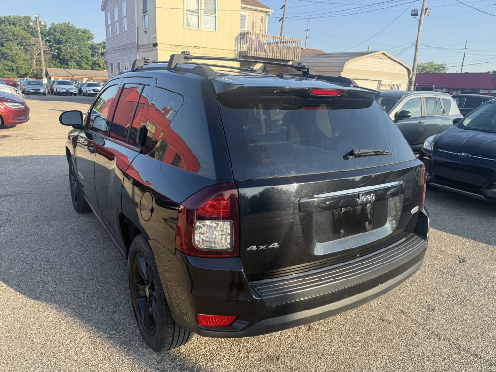 Used 2016 Jeep Compass Latitude w/ Sun/Sound Group image 4