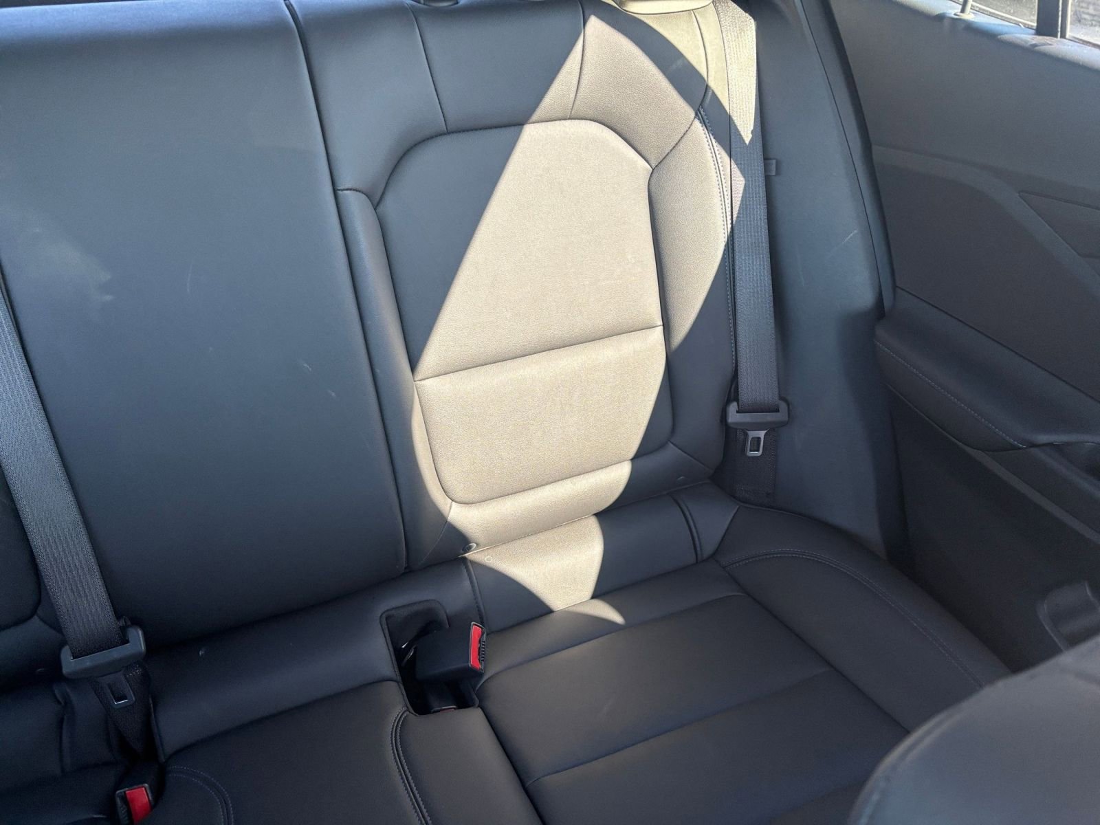 Used 2025 Buick Envista Sport Touring image 36