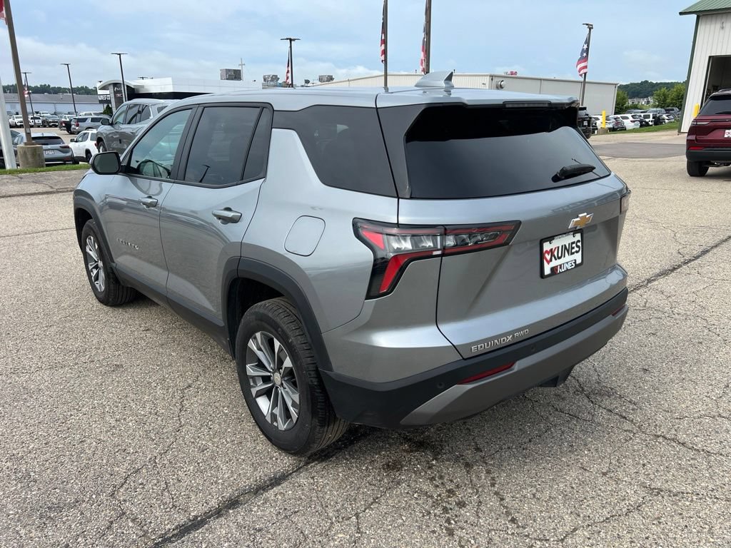 Used 2025 Chevrolet Equinox LT AWD/4WD image 8
