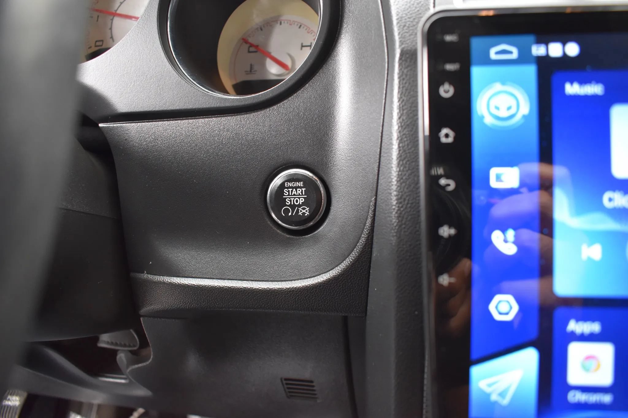 Used 2011 Dodge Challenger R/T w/ Sound Group II RWD image 14