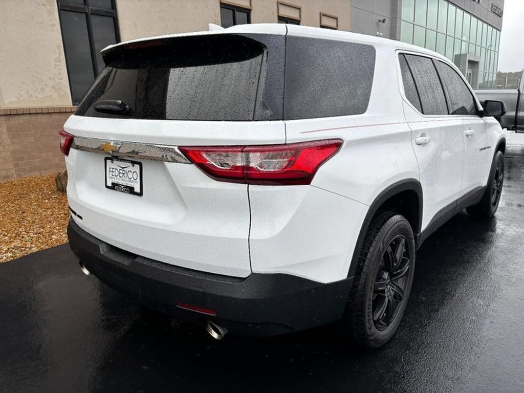 Used 2021 Chevrolet Traverse LS AWD/4WD image 3