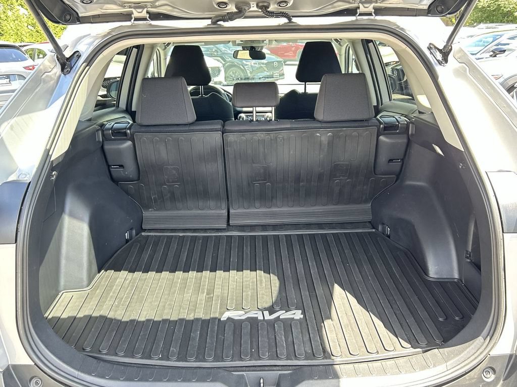 Used 2023 Toyota RAV4 LE AWD/4WD image 26