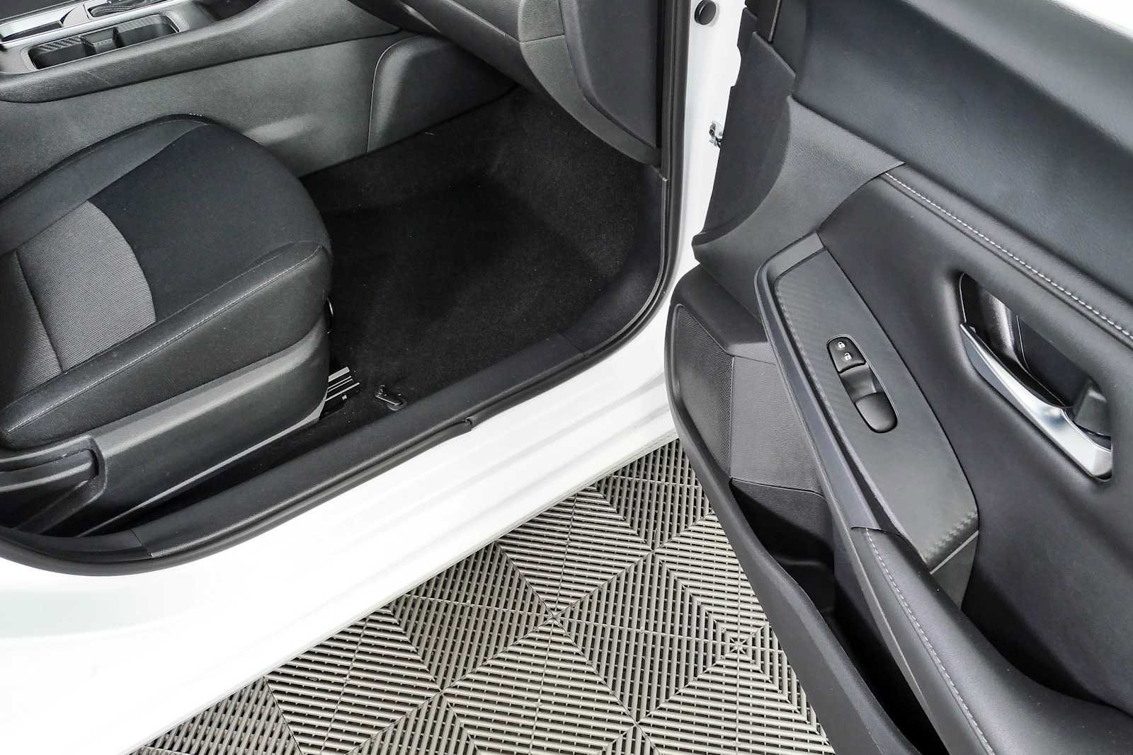 Used 2023 Nissan Sentra SV FWD image 21