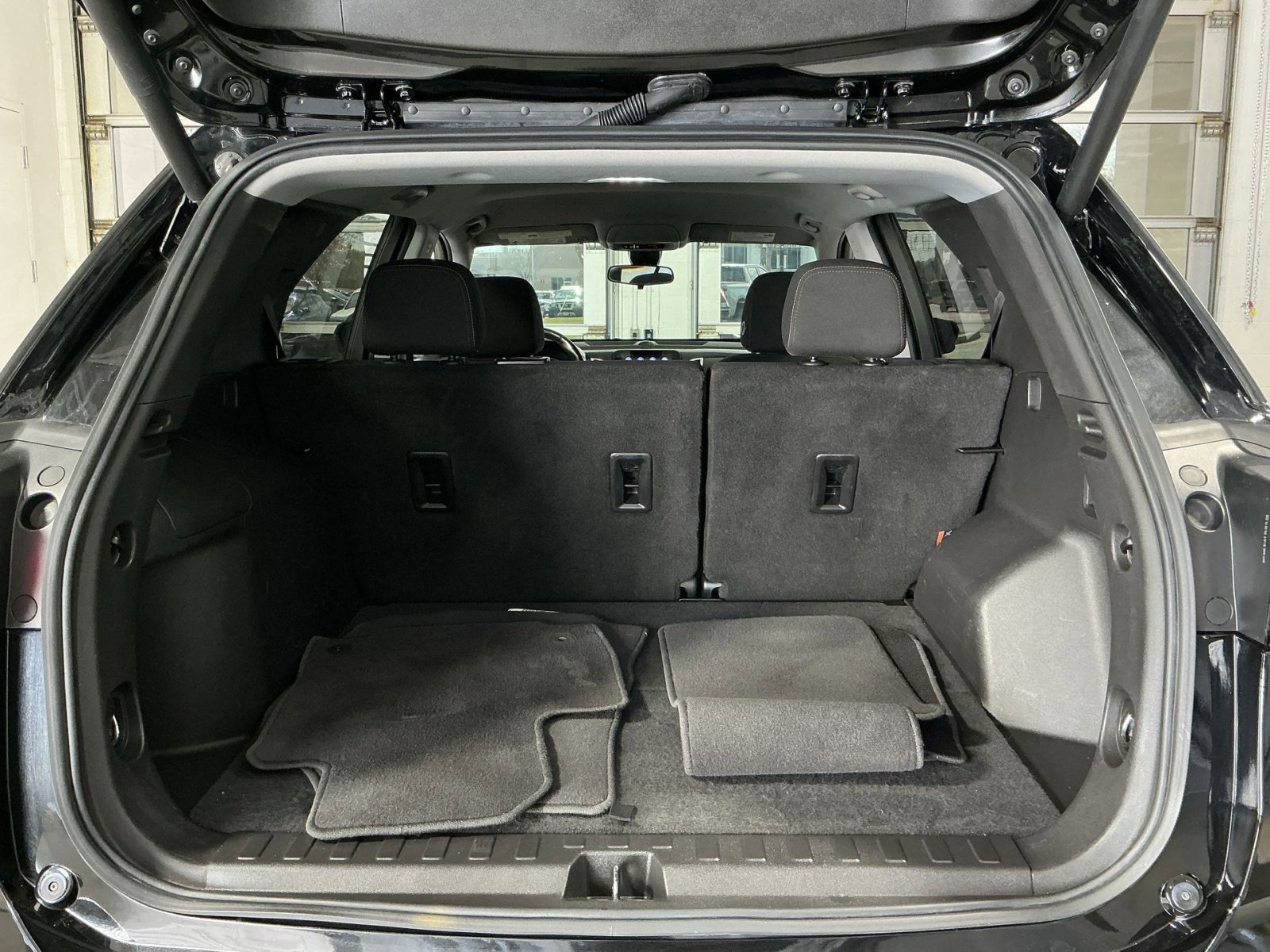 Used 2022 Chevrolet Equinox LT image 32