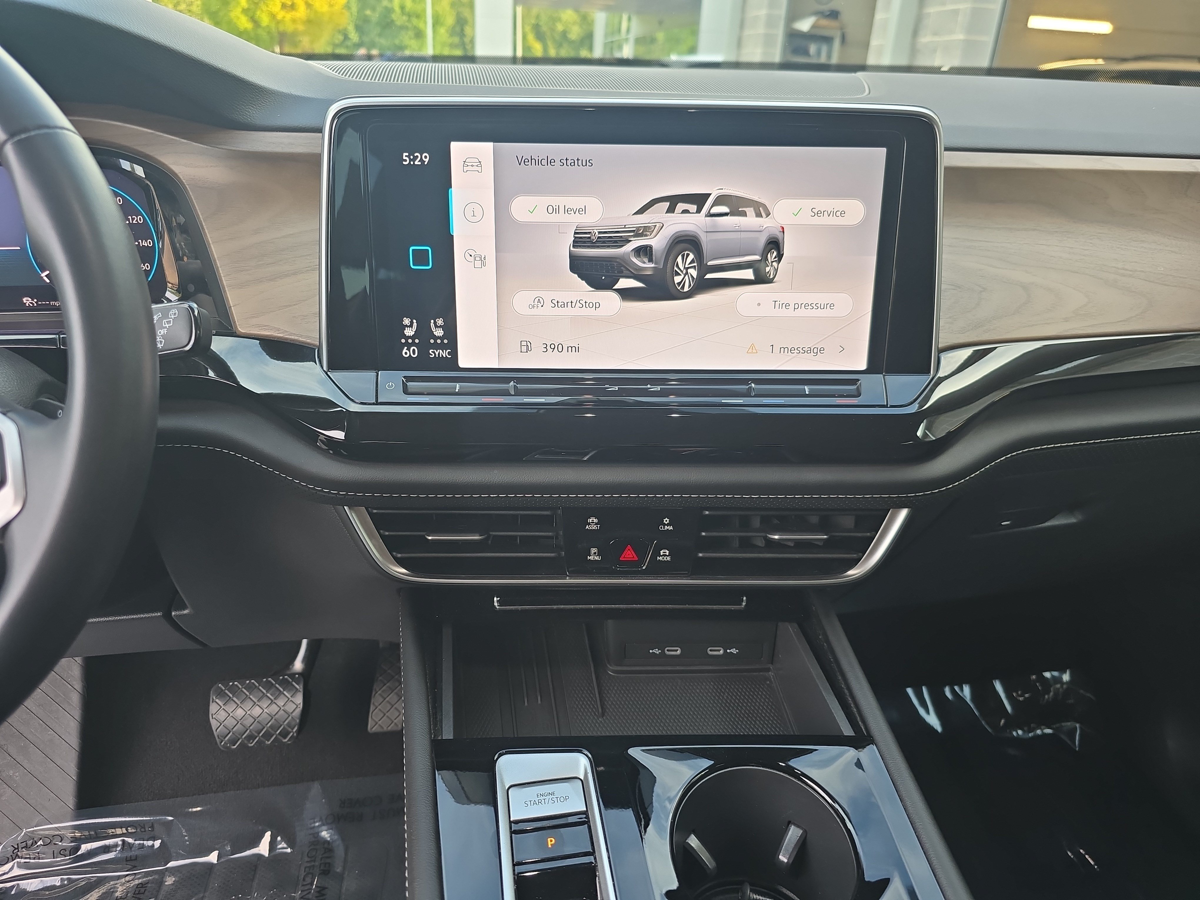 Used 2025 Volkswagen Atlas SE FWD image 17