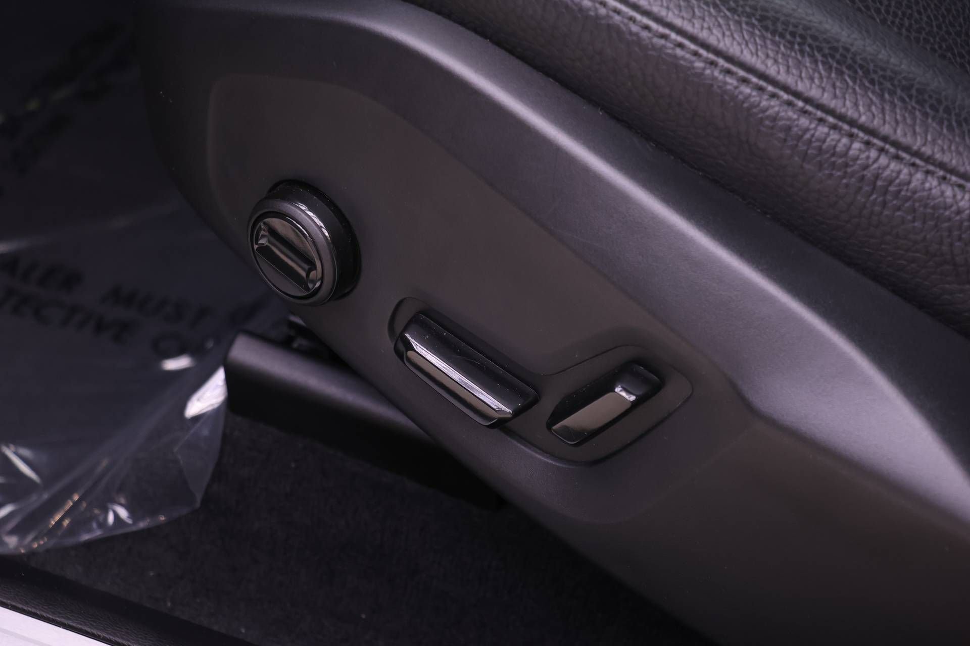 Certified 2023 Volvo XC60 B5 Plus image 20