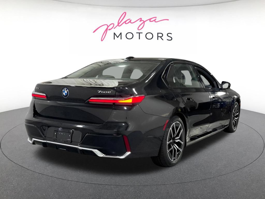Used 2026 BMW 750e xDrive w/ Executive Package AWD/4WD image 4
