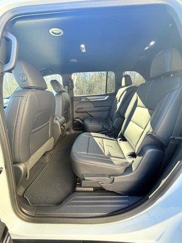 New 2026 GMC Acadia Elevation w/ Elevation Premium Package AWD/4WD image 44