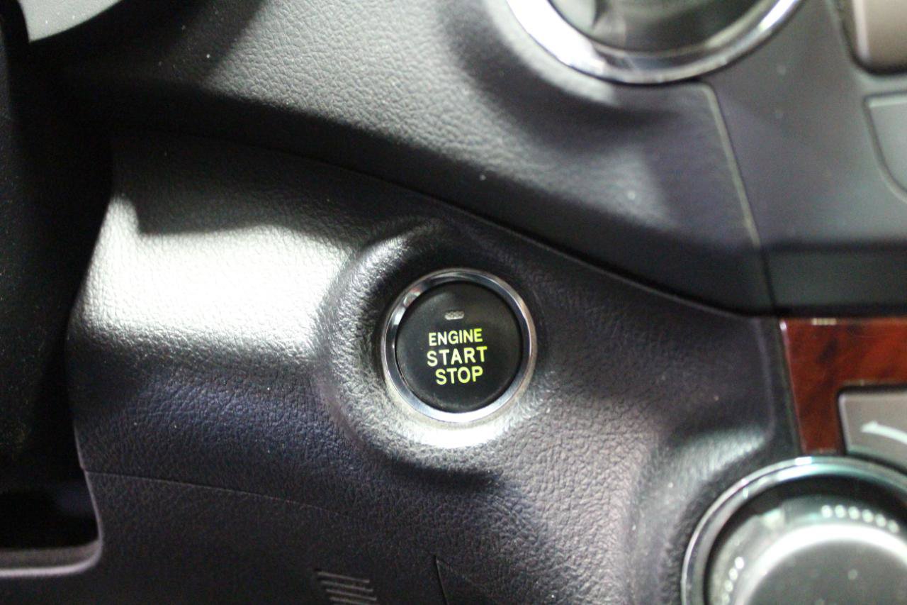 Used 2011 Toyota Highlander Limited w/ Tow Pkg AWD/4WD image 14