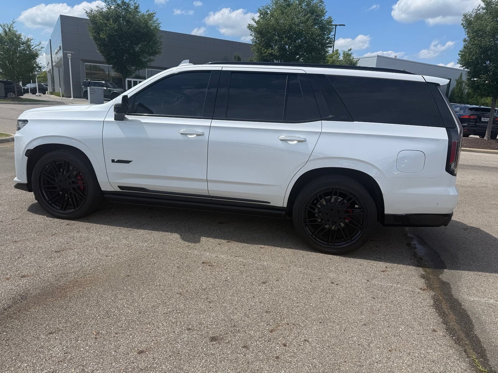 Used 2024 Cadillac Escalade V AWD/4WD image 8