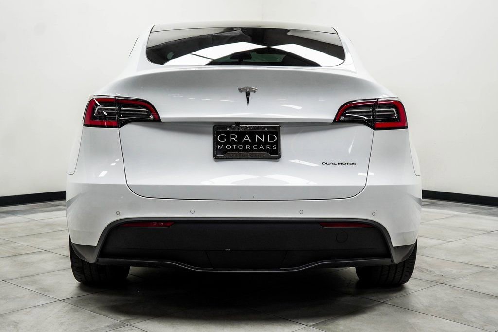 Used 2021 Tesla Model Y Long Range image 8