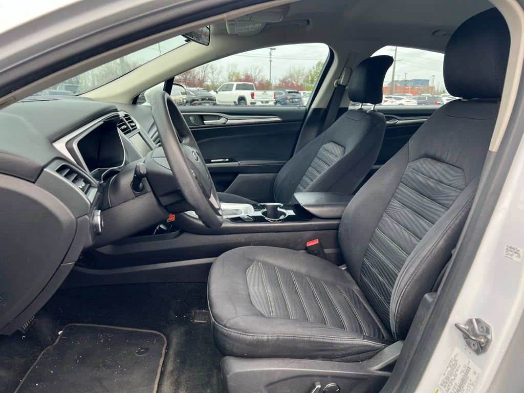 Used 2016 Ford Fusion SE image 7