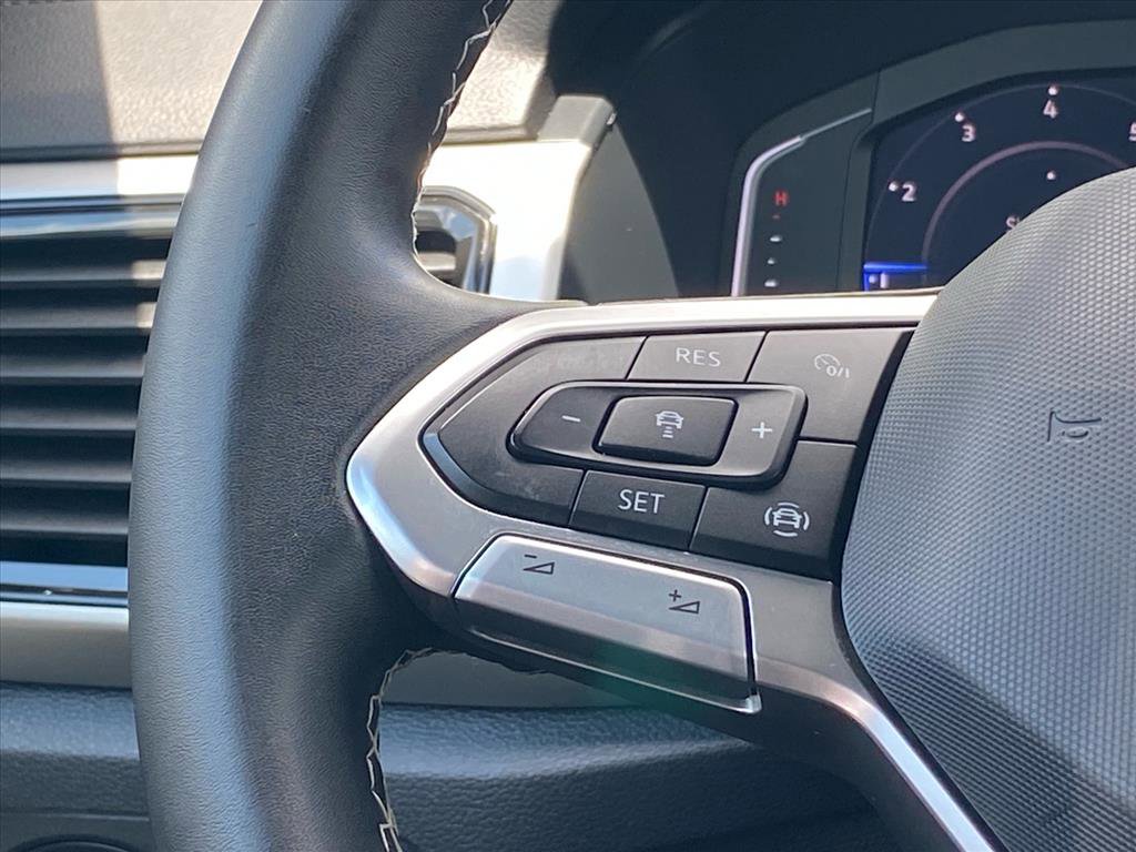 Certified 2023 Volkswagen Atlas Cross Sport SE w/ Panoramic Sunroof Package AWD/4WD image 6