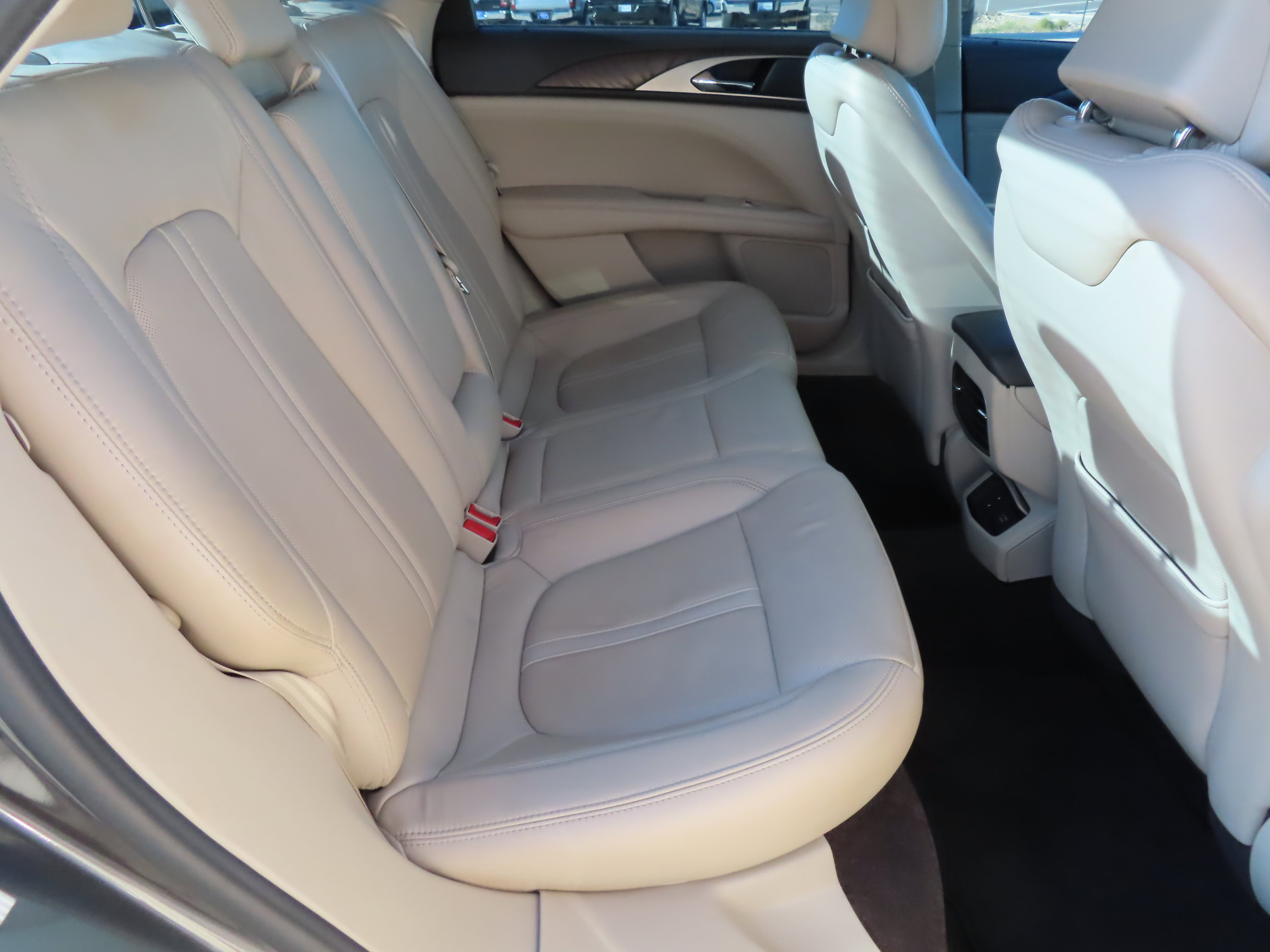 Used 2017 Lincoln MKZ Reserve image 10