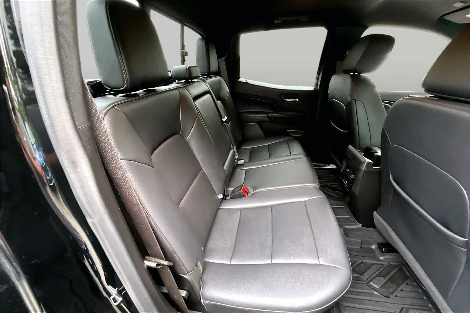 Used 2024 GMC Canyon Elevation w/ Elevation Premium Package AWD/4WD image 18